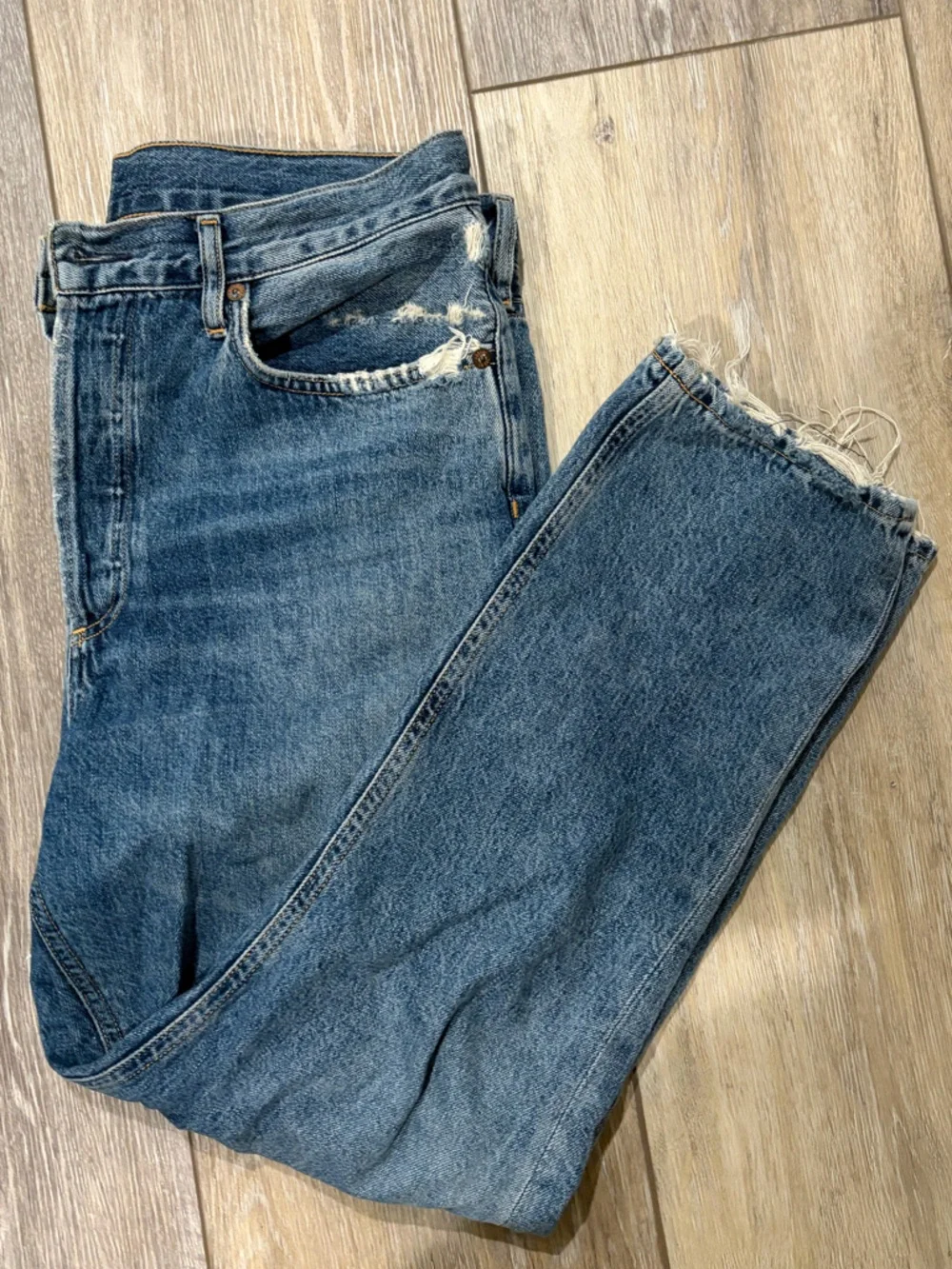 Agolde Riley High Rise Straight Crop Jeans - Mid Blue - Picture 3 of 7
